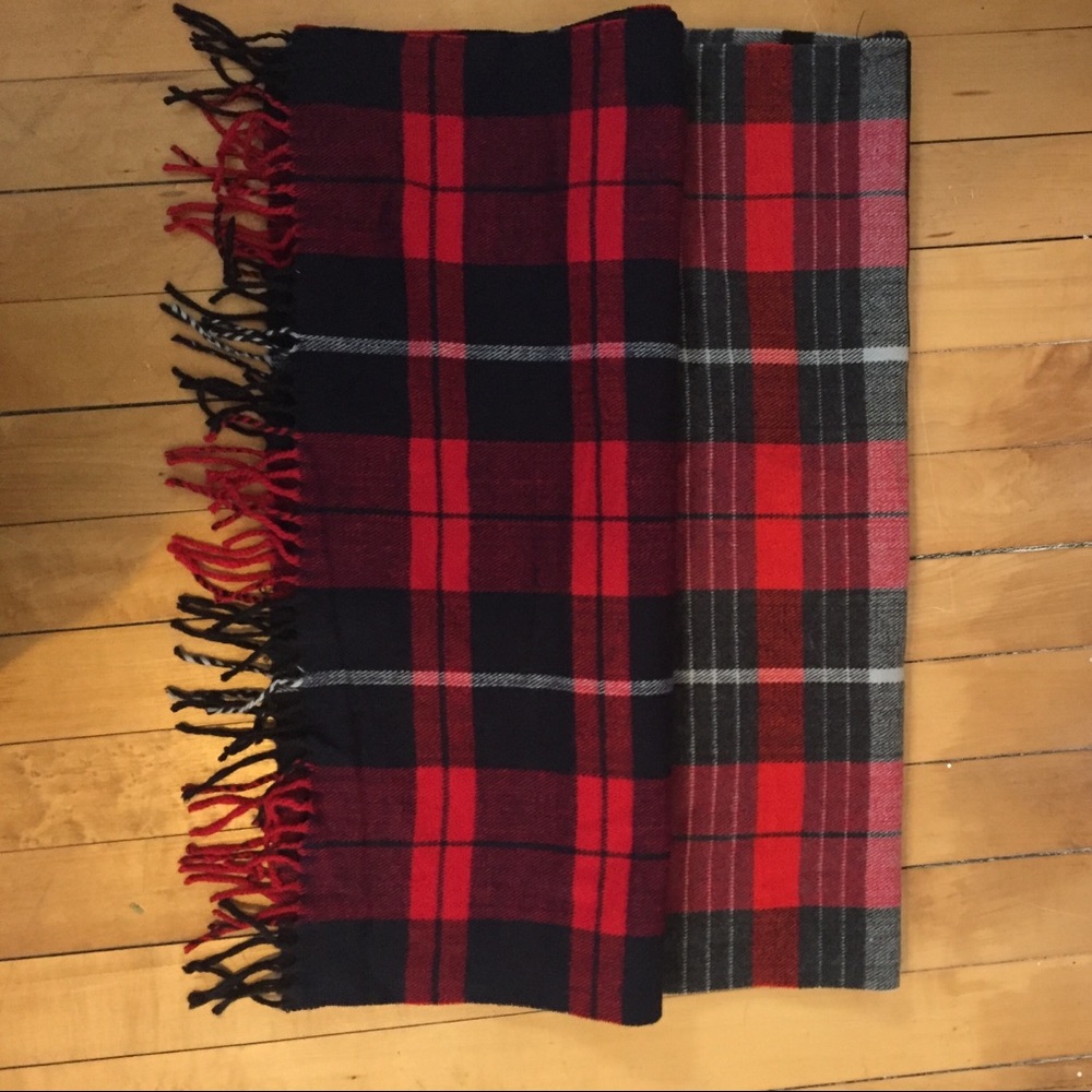 Gap plaid scarf